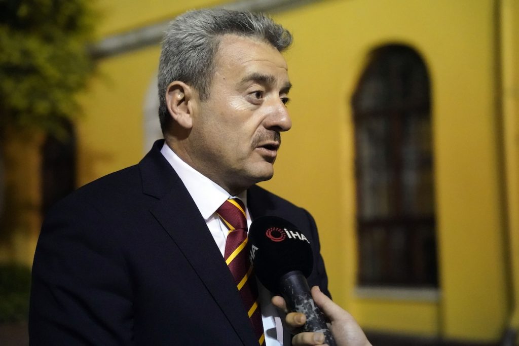 Galatasaray: Hatipoglu dementiert Doue-Deal und gibt Update im Wendel-Wechsel