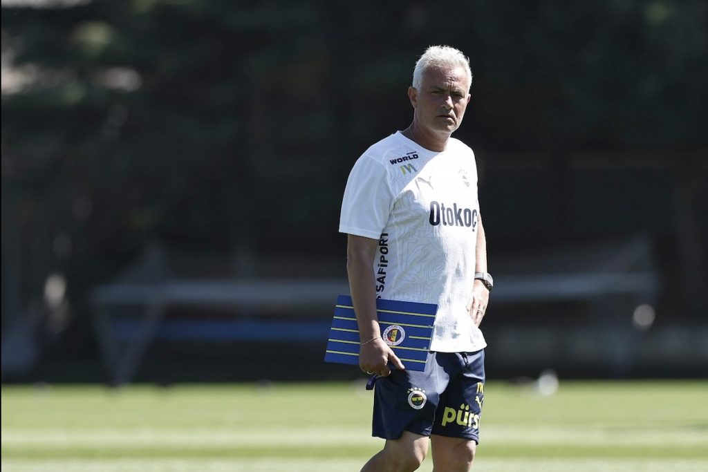 Mourinhos Transferbotschaft an die Rivalen: „Ich hoffe, sie können die Gehälter zahlen“