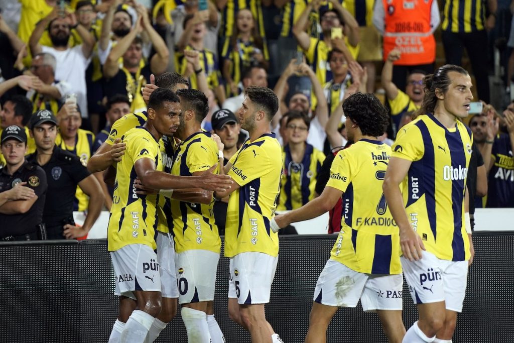 UEFA-Spielerliste: Fenerbahce nimmt vor Lille-Duellen Veränderungen im Kader vor