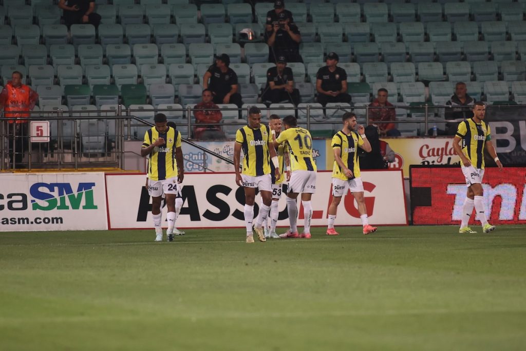 Fenerbahce fegt Rizespor mit 5:0 weg und übernimmt Tabellenführung – Fred mit Traum-Comeback