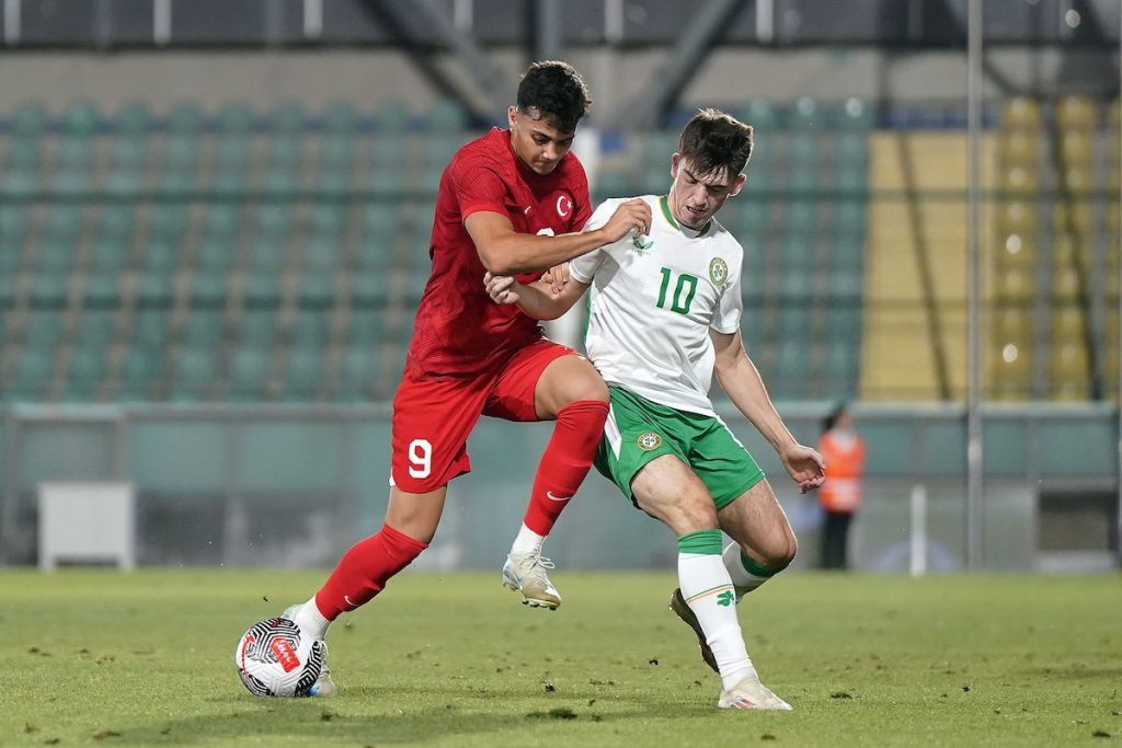 U21: Türkei verliert spät gegen Irland und verspielt letzte Chance auf EM-Teilnahme