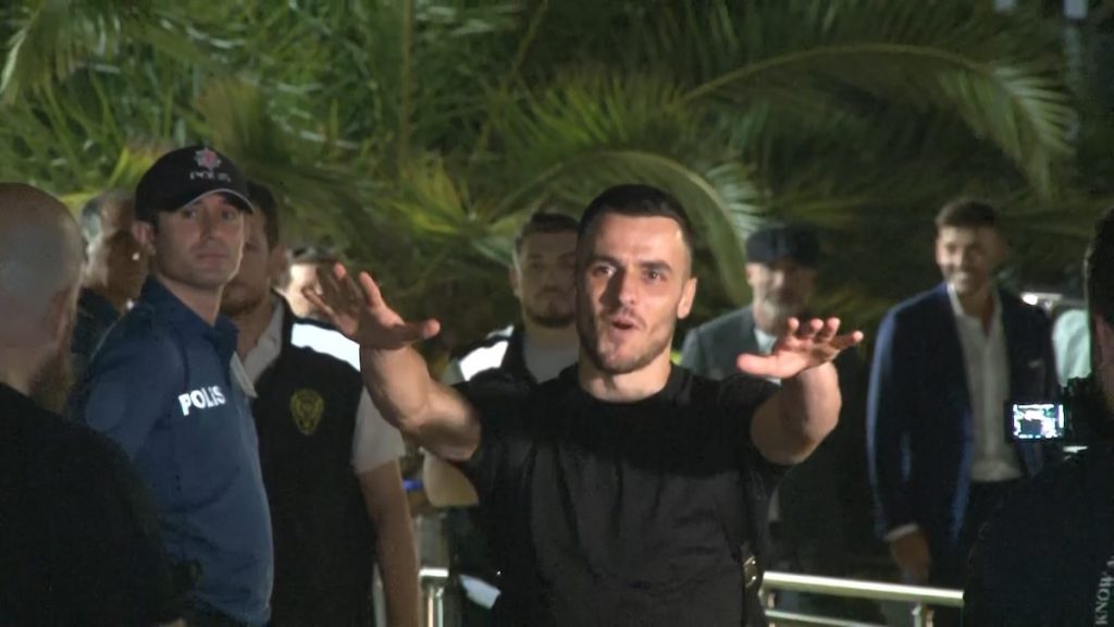 Fenerbahce vor Transfervollzug: Kostic in Istanbul eingetroffen