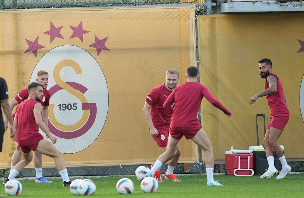 Galatasaray nimmt Kontakt mit Trippier auf – Nelsson für Transferverhandlungen freigestellt