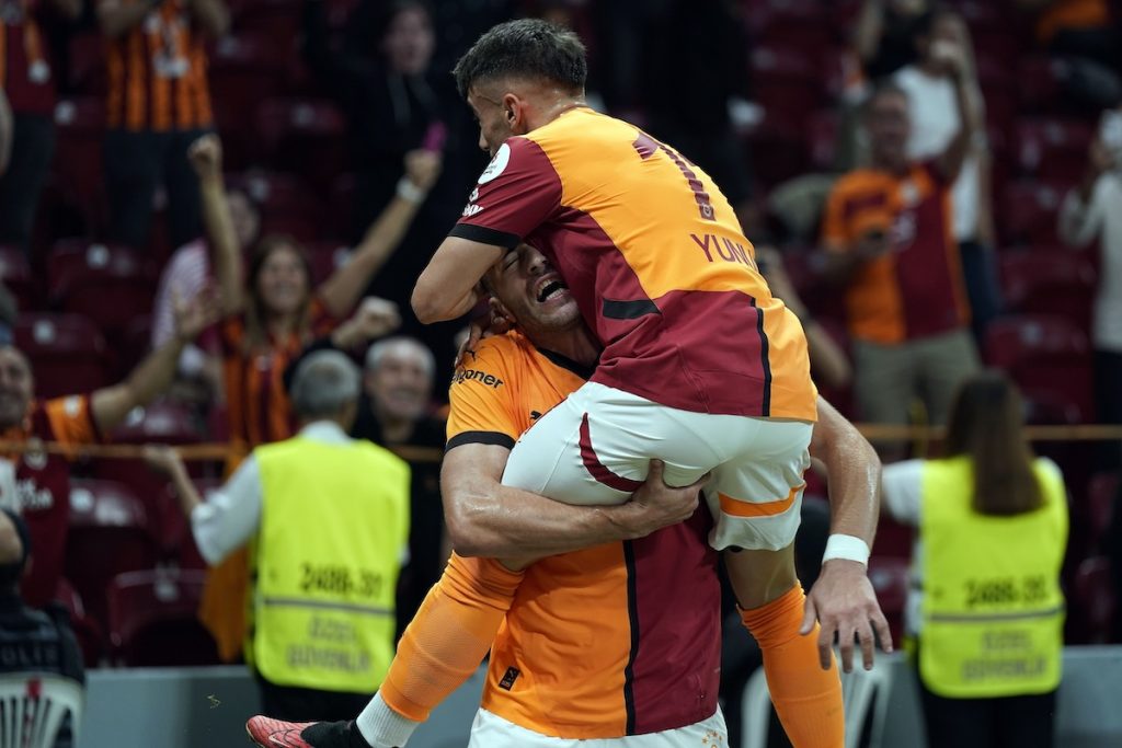 Galatasaray schlägt Gaziantep mit 3:1 und ist damit neuer Tabellenführer