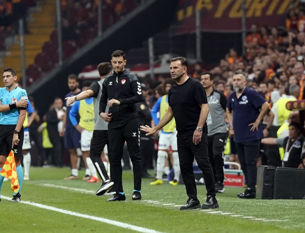 PFDK ermittelt gegen Galatasaray-Trainer Okan Buruk wegen Bedrohung des Schiedsrichters