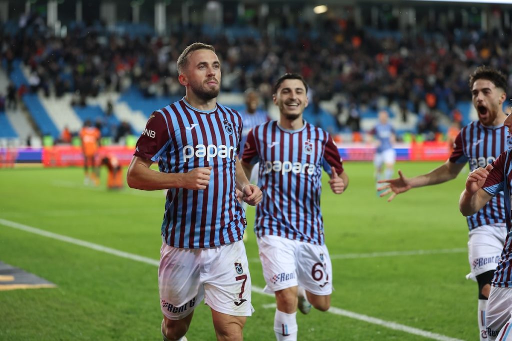 Trabzon: Visca schenkt Trainer Günes zum 1.000. Spiel späten Sieg gegen Basaksehir