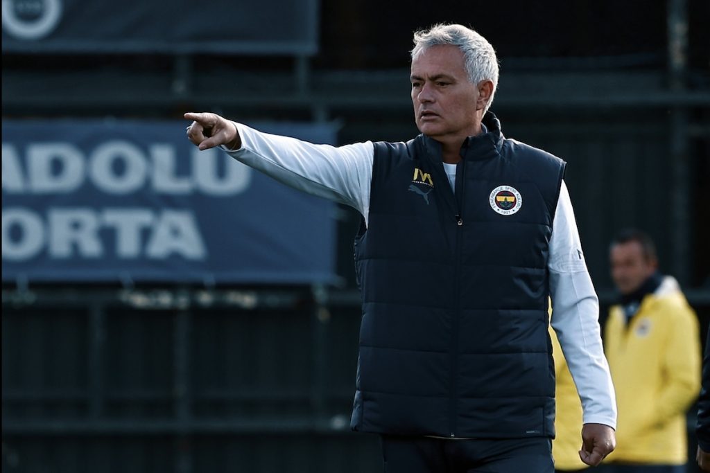Fenerbahce trennt sich von drei Spielern – Mourinho räumt auf