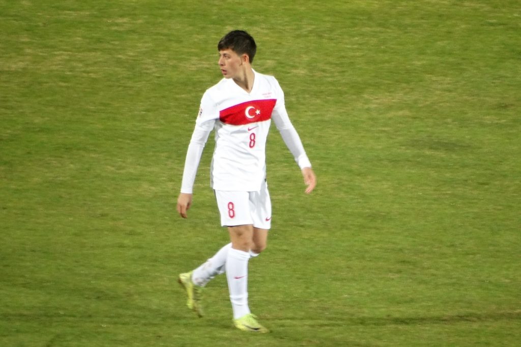 Arda Güler: „Wir entschuldigen uns bei unserem Volk“ – Kaan Ayhan blickt bereits auf den März