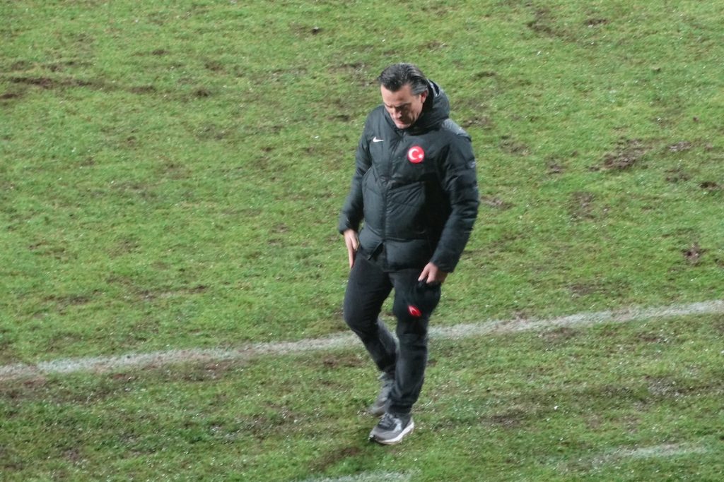 Türkei-Trainer Montella reagiert nach Montenegro-Pleite gereizt auf Zukunftsfrage