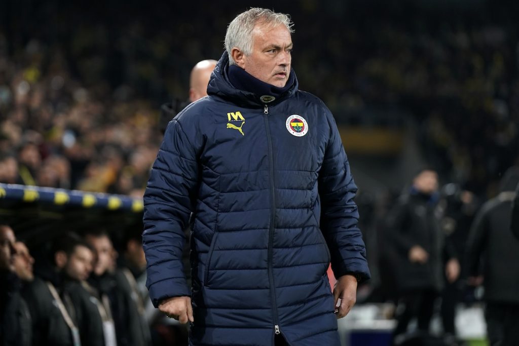 Mourinho vor Abschied? Saudi-Angebot könnte Fenerbahce Mega-Abfindung ersparen