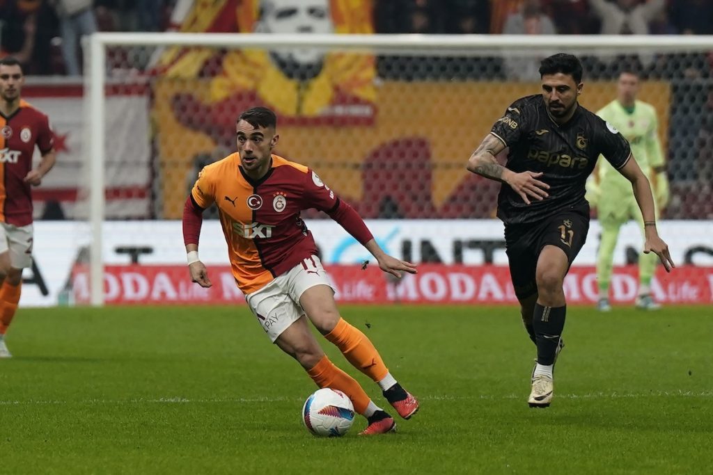 Ligaprimus Galatasaray bezwingt Trabzonspor mit 4:3 und führt weiter ungeschlagen die Tabelle an