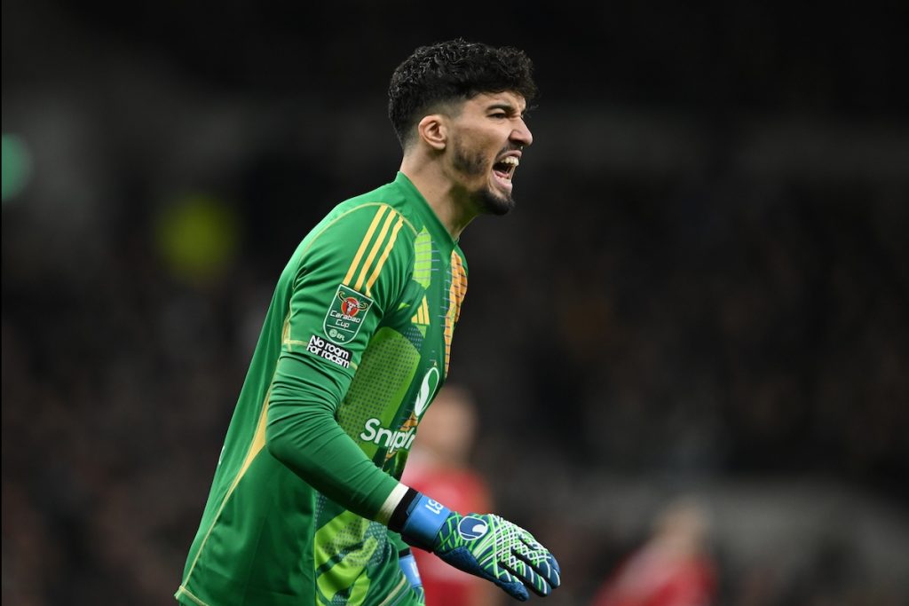 Altay Bayindir erntet nach starkem Europa League-Auftritt für Manchester United viel Lob in England