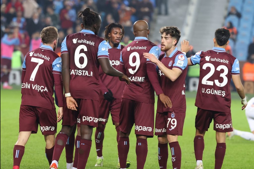 Trabzonspor hat Mittelmeer-Vertreter Antalyaspor am Schwarzen Meer zu Gast