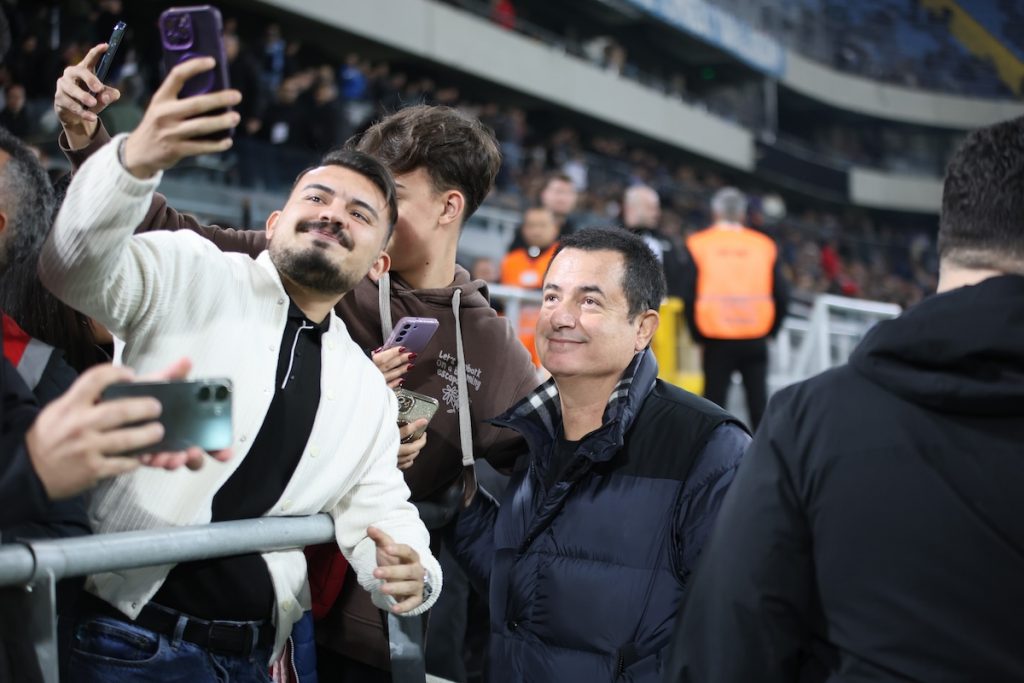 Fenerbahce-Vize Ilicali verspricht Fans starke Transfers und lobt Einsatz ausländischer VAR-Referees