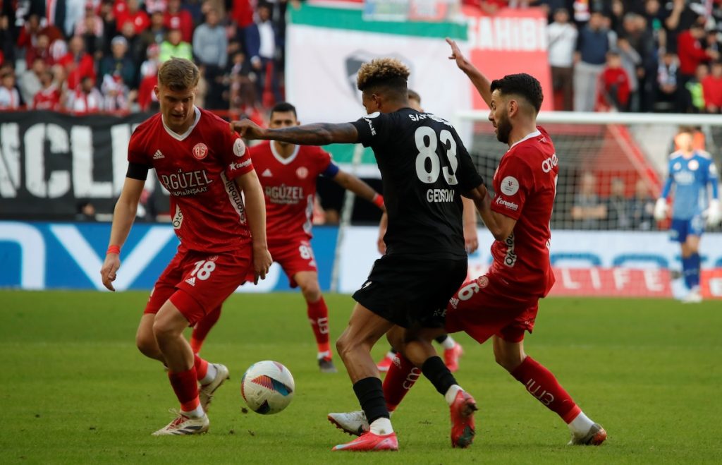 Besiktas kommt nicht über ein 1:1 gegen Antalyaspor hinaus
