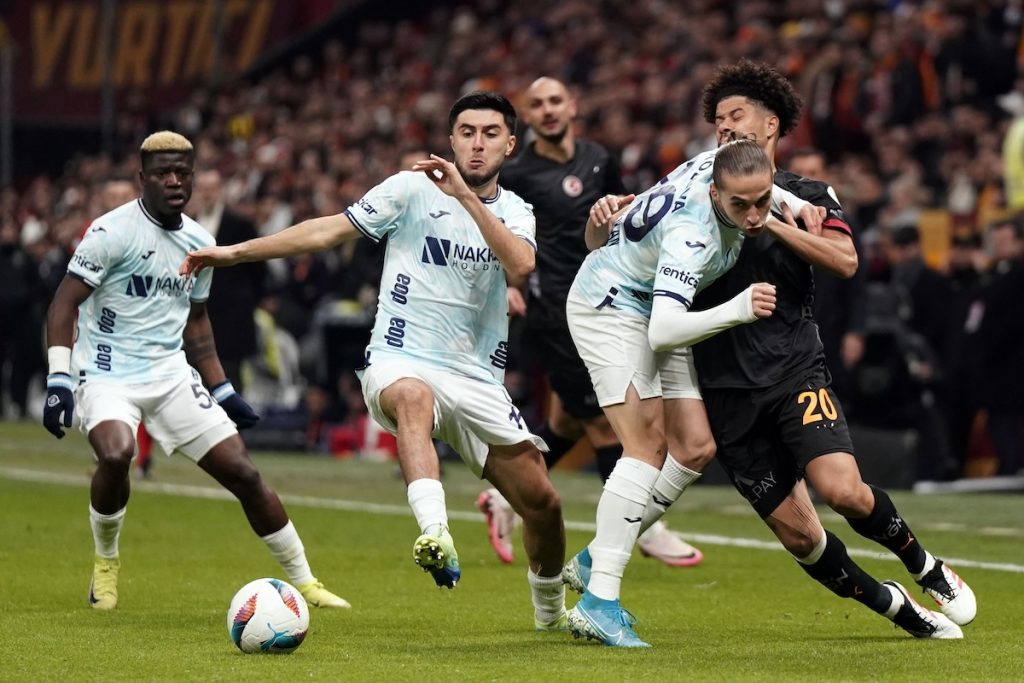 Skandal in der Süper Lig: Adana Demirspor bricht Spiel gegen Galatasaray ab und zieht Spieler zurück