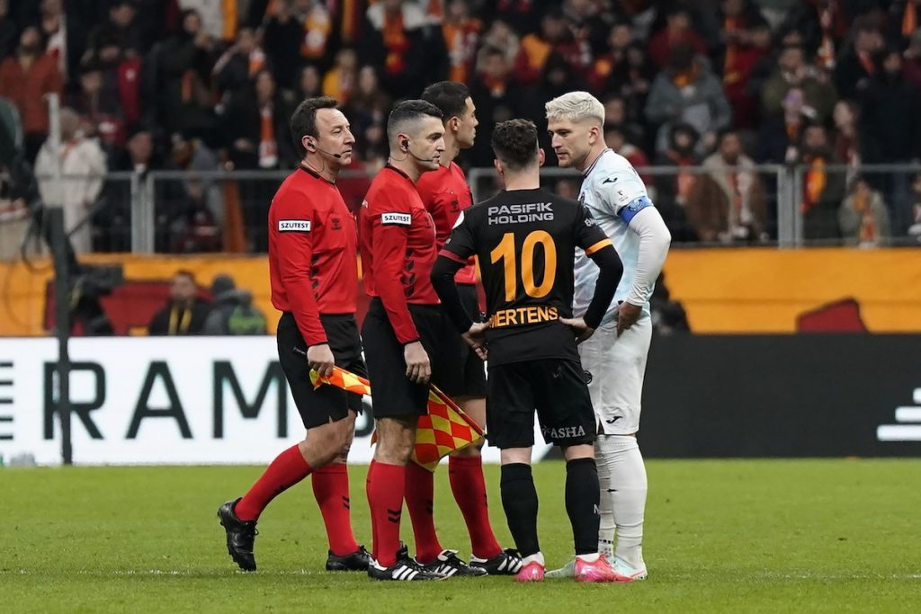 Gibt es eine Wertung? Wie geht es nach Spielabbruch zwischen Galatasaray und Adana Demirspor weiter?