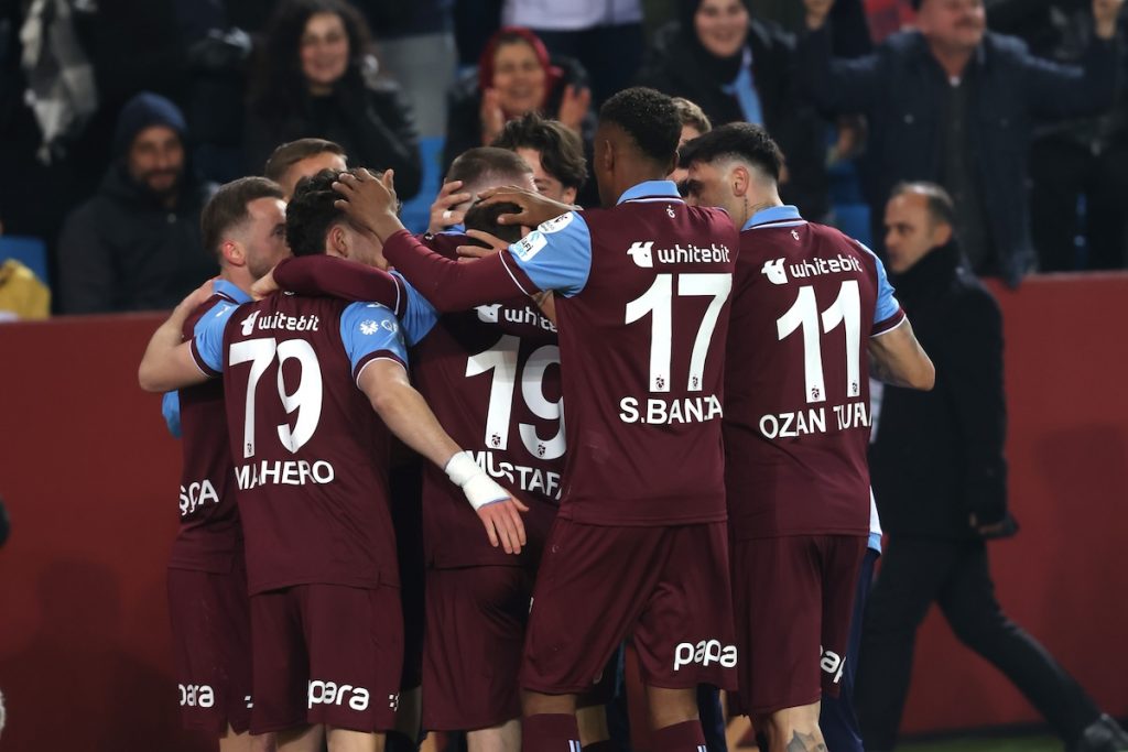 Trabzonspor bezwingt Eyüpspor mit 1:0 – Bordeauxrot-Blauen klettern langsam nach oben