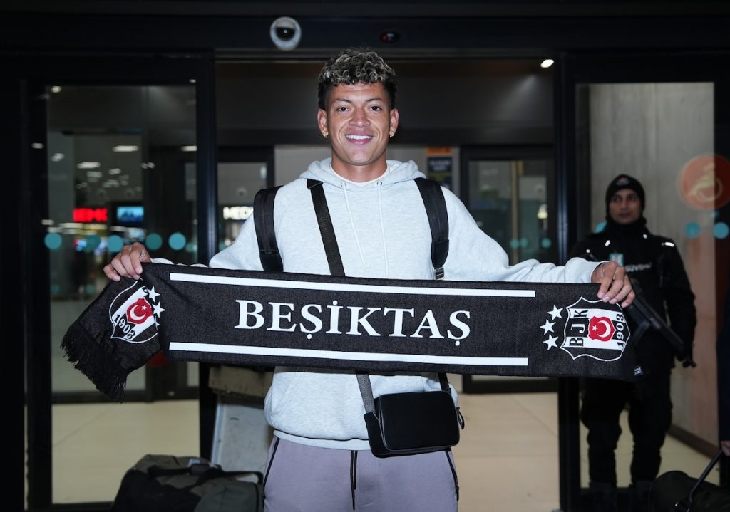 Besiktas-Neuzugang: Elan Ricardo für Unterschrift in Istanbul