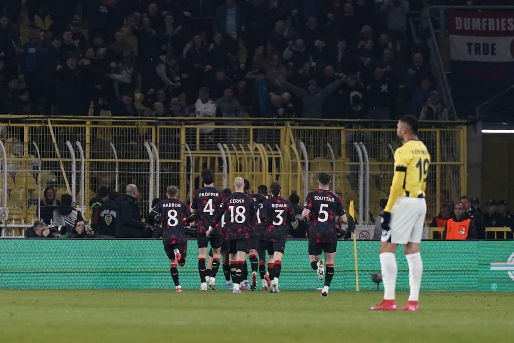 Fenerbahce verliert 1:3 gegen die Glasgow Rangers und steht vor dem Europa League-Aus