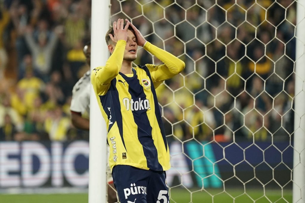 Schlechte Nachrichten für Fenerbahce: Szymanski könnte das Derby verpassen