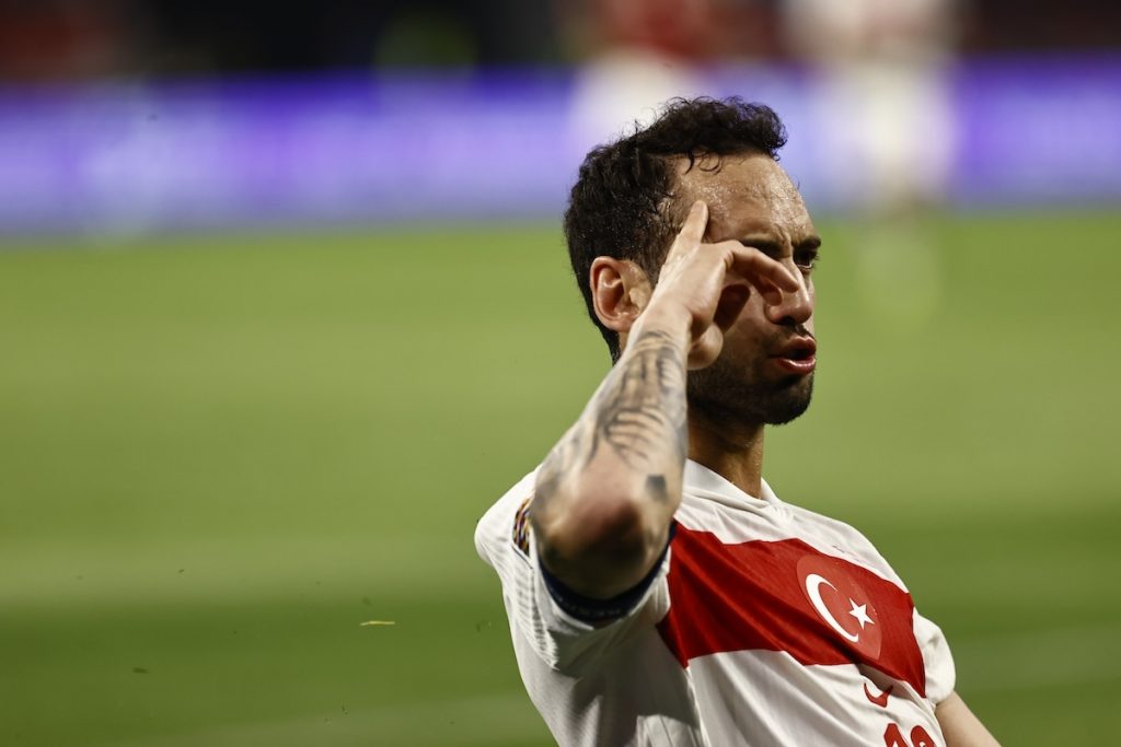 Fenerbahce macht ernst: 20-Millionen-Angebot für Hakan Calhanoglu – Mourinho spricht über Gyökeres