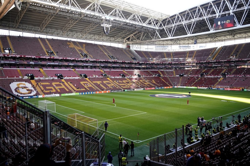 RAMS Park 2.0: Galatasaray startet größtes Stadion-Upgrade der Türkei – Startschuss für Milliardenprojekt Galatasaray Rams Park Stadionumbau LED Solar Stehplätze