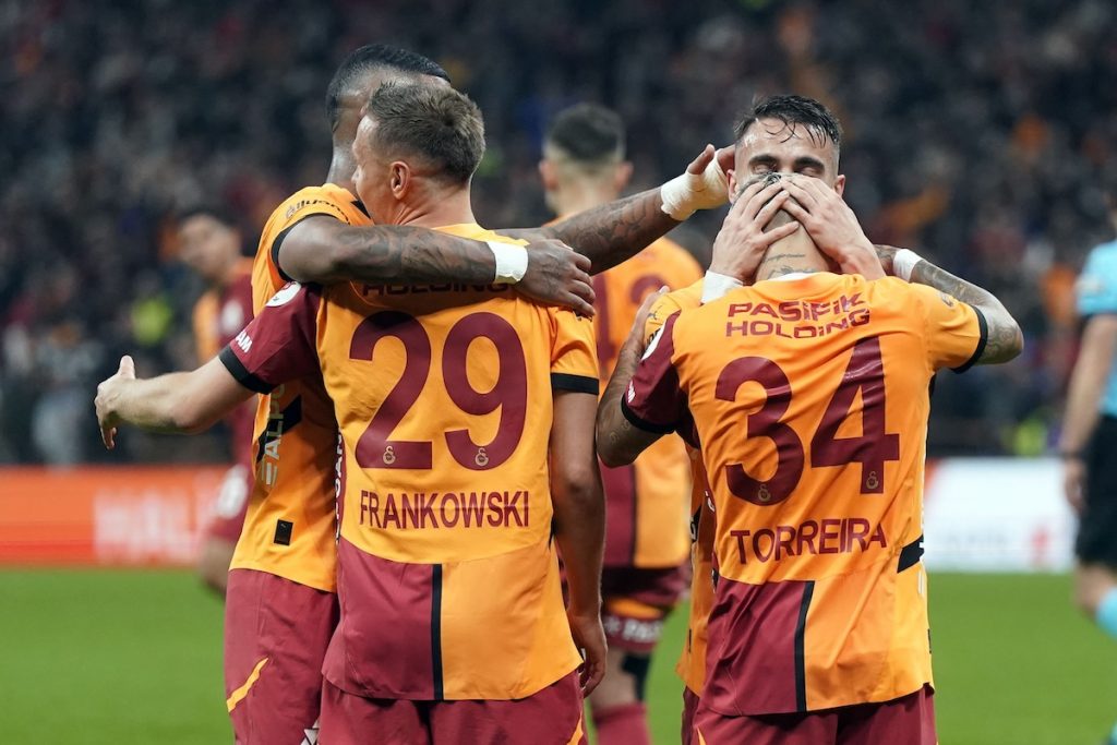 Galatasaray kommt der Meisterschaft mit 2:0-Sieg gegen Bodrum einen weiteren Schritt näher Galatasaray feiert 2:0-Sieg gegen Bodrum FK – Süper Lig, 32. Spieltag