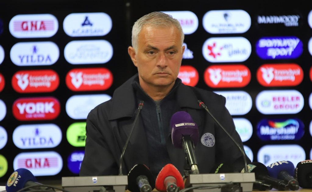Mourinho: „Wieder einmal wurden wir durch falsche Schiedsrichterentscheidungen benachteiligt“