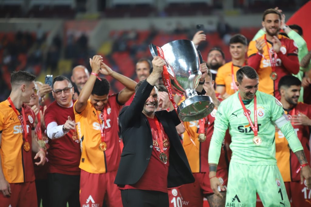 Buruk und Muslera schreiben türkische Fußballgeschichte mit Galatasaray