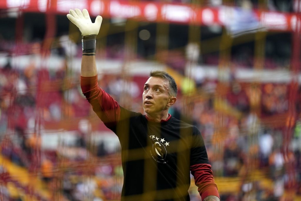 Fernando Muslera verabschiedet sich mit Tränen, Rekorden & 19 Titeln von Galatasaray