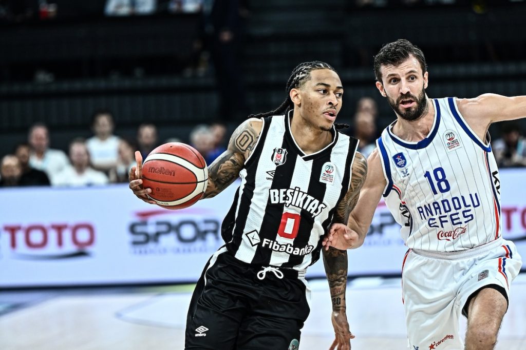 Besiktas wirft Anadolu Efes raus: Finale gegen Fenerbahce Beko perfekt!