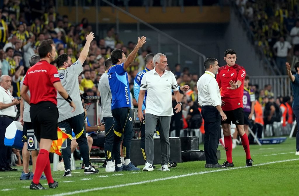Mourinho spricht über Arbeit als Trainer in der Türkei – Fenerbahce tankt Selbstvertrauen für Benfica-Duell