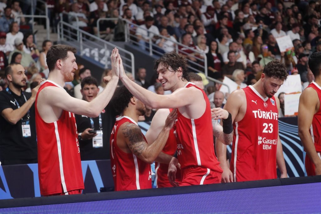 Türkei startet stark in die EuroBasket 2025 – 93:73-Sieg gegen Lettland und Dreier-Rekord