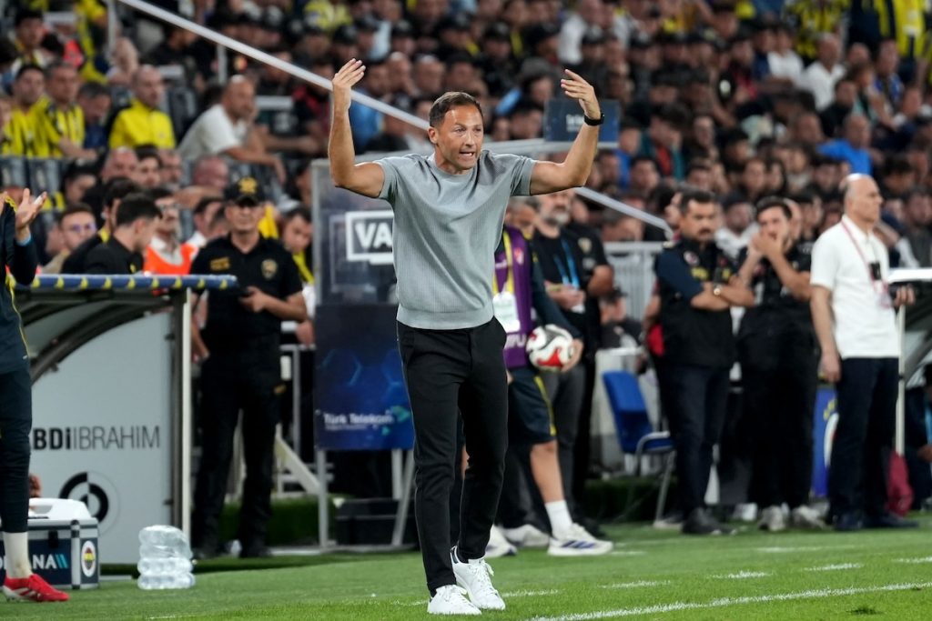 Domenico Tedesco: „Der Mannschaft fehlt es an Selbstvertrauen“