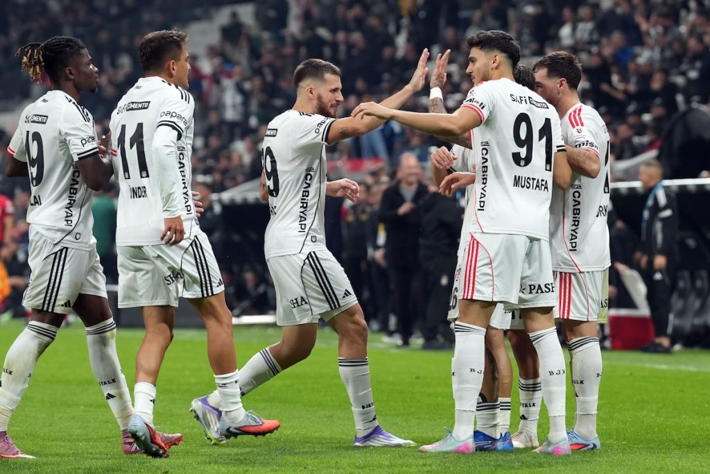 Besiktas bezwingt Kocaelispor 3:1 – Heimsieg dank Rafa Silva & Cerny