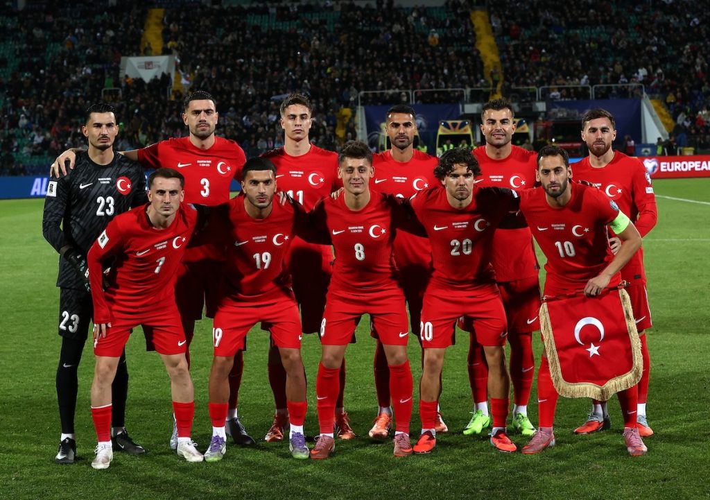 Türkei fliegt als wertvollstes Team der WM-Geschichte in der Gruppenphase raus!