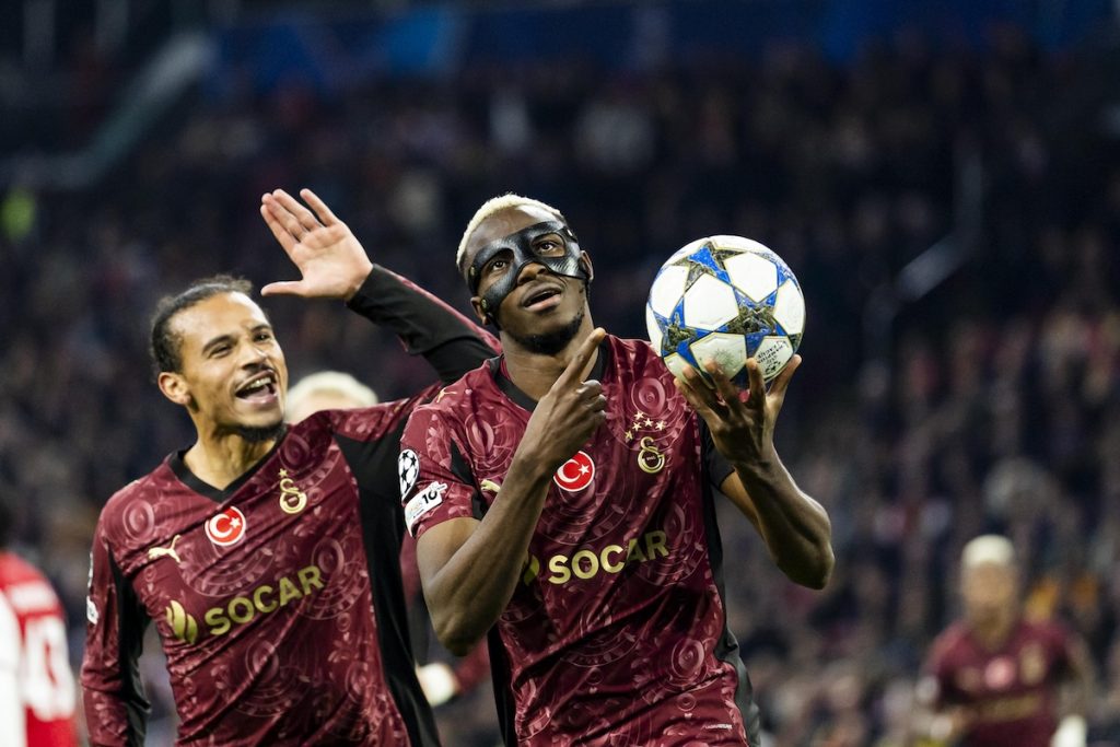 Galatasaray siegt 3:0 bei Ajax – Osimhen-Hattrick und Rekordserie