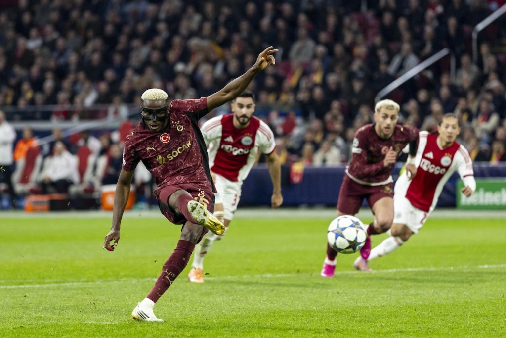 Osimhen schießt Ajax mit Hattrick ab: Rekordabend und Spitze der Torjägerliste: „Habe die Qualität“