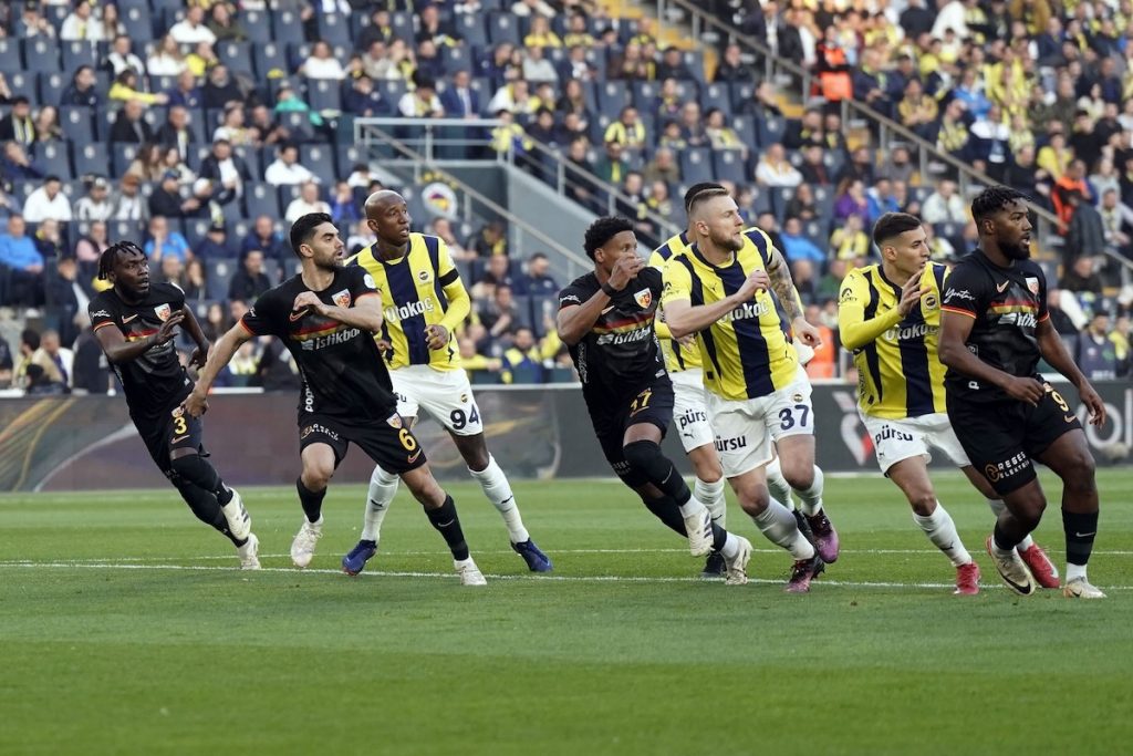 Fenerbahce empfängt Kayserispor: Torreiches Traditionsduell vor der Länderspielpause