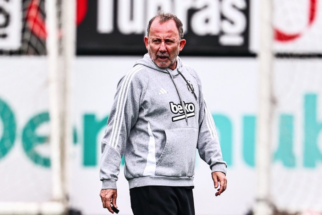 Schreckmoment für Besiktas: Trainer Sergen Yalcin muss sich Herzkatheder-Eingriff unterziehen – Neues im Rafa Silva-Poker