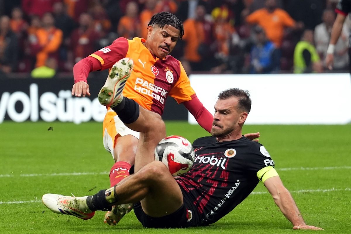 Galatasaray-Mittelfeldakteur Gabriel Sara im Spiel gegen Frankfurt