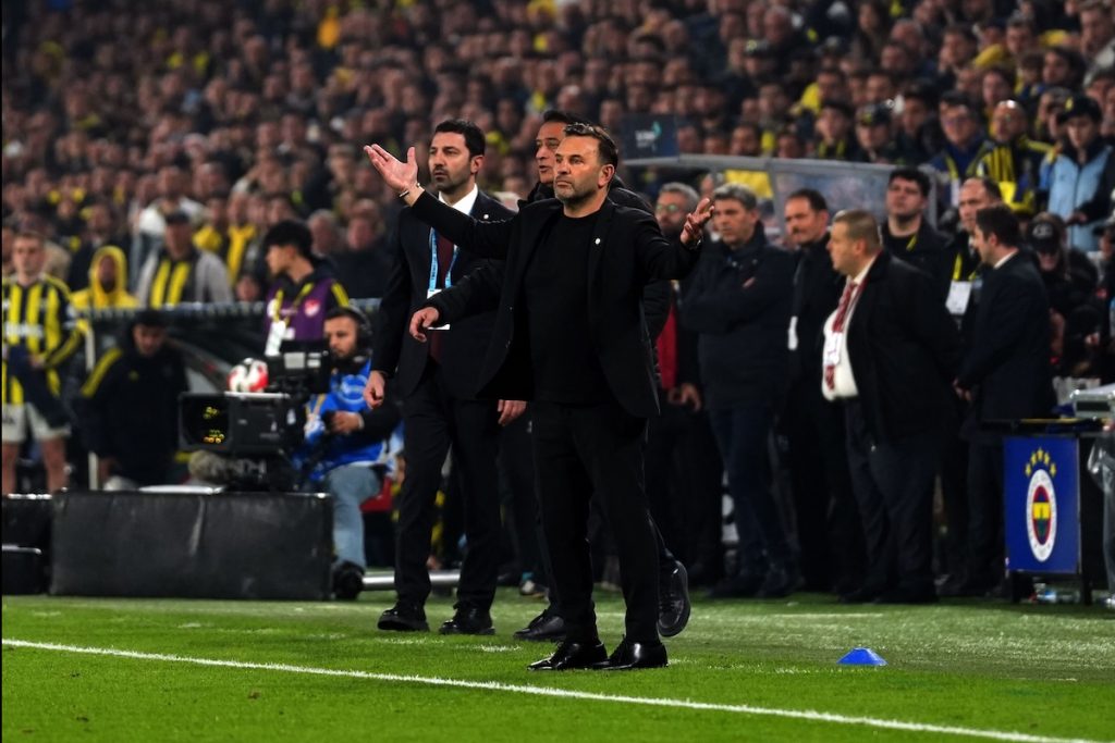 Okan Buruk mit Wutrede nach Derby: „Wir waren froh, hier unser Leben retten zu können“