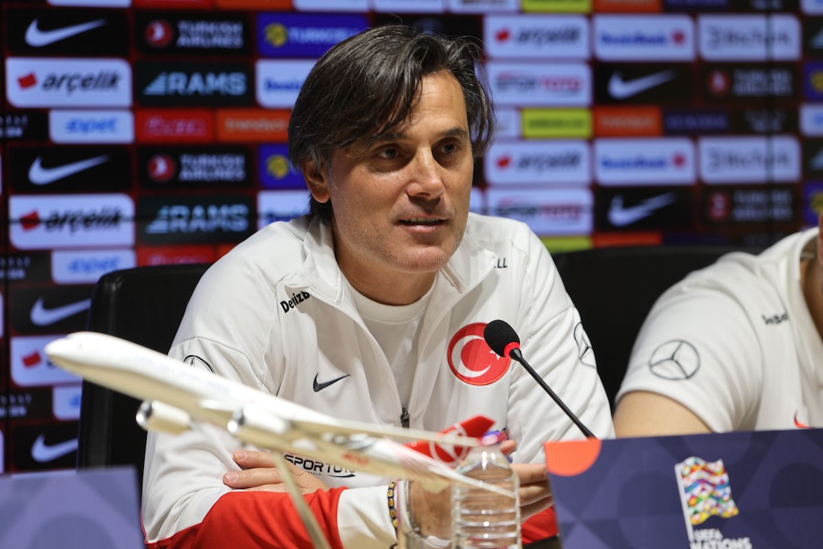 Türkei-Trainer Vincenzo Montella auf einer PK