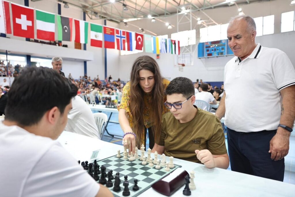 Das türkische Schach-Supertalent Yagiz Kaan Erdogmus