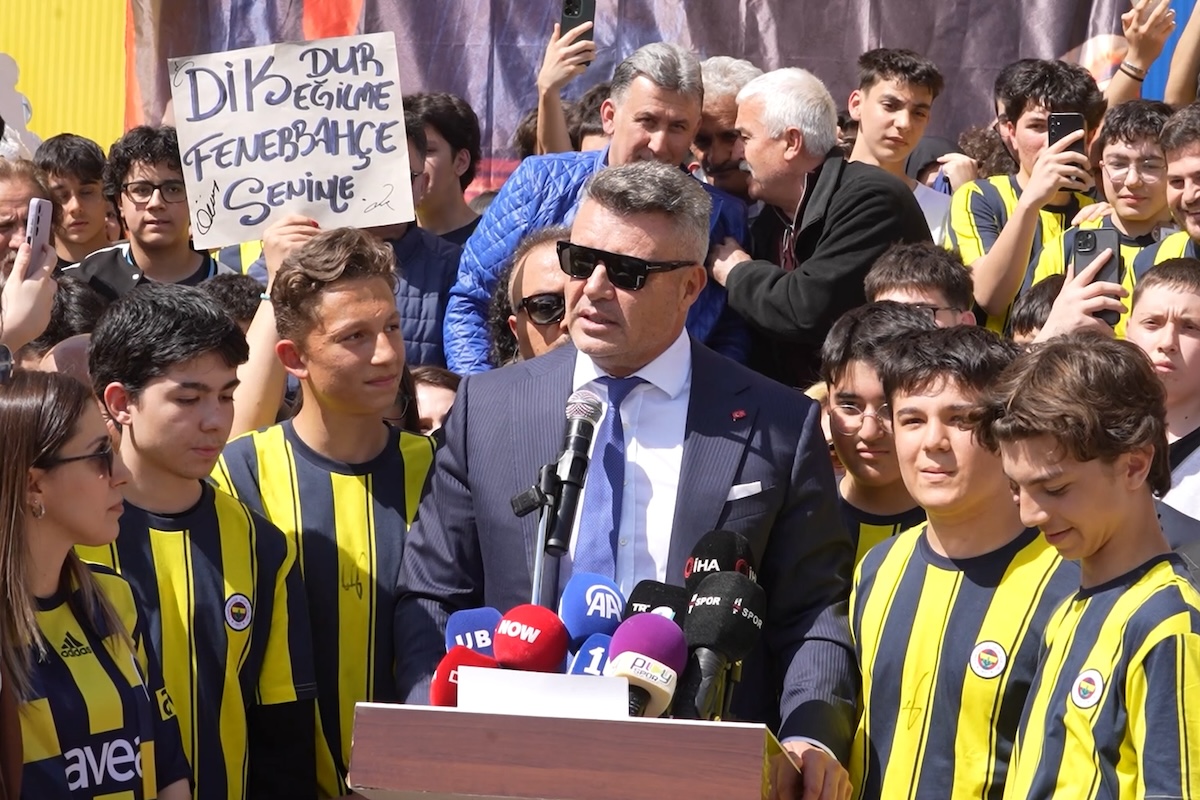 Präsident Sadettin Saran schwört Fenerbahce-Vereinsgemeinde auf Endspurt im Titelrennen ein