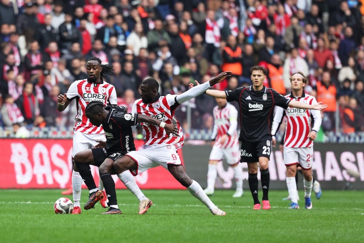 Junior Olaitan und Kristjan Asllani für Besiktas gegen Samsunspor