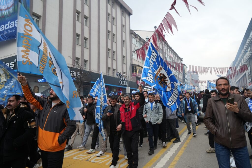 Erzurumspor Fans feiern Süper Lig-Aufstieg