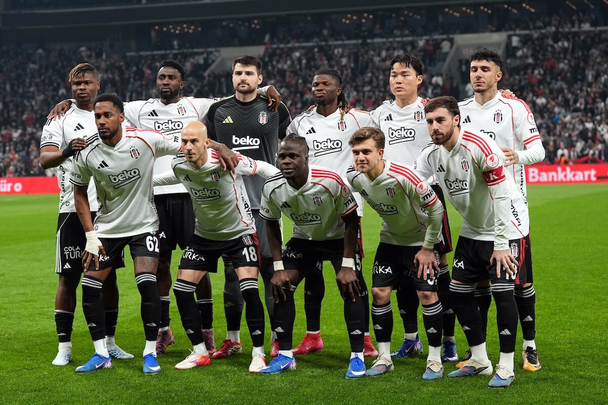 Besiktas mit Teamfoto