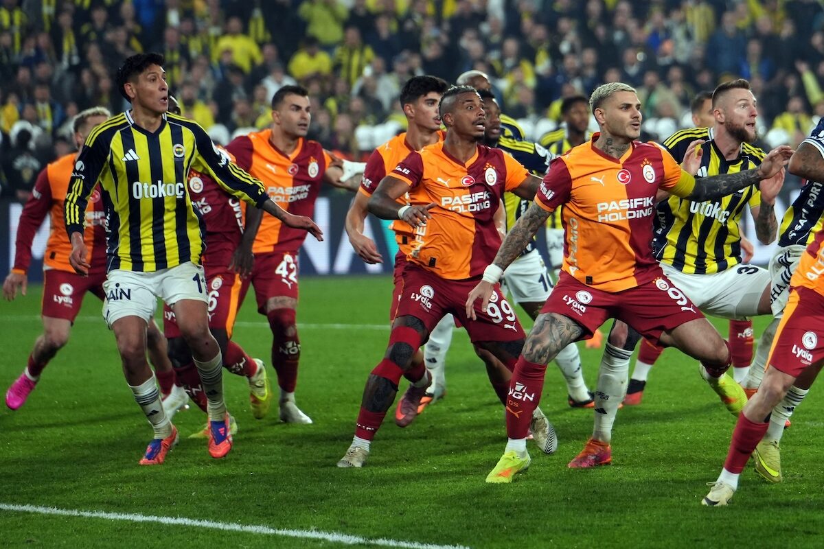Galatasaray und Fenerbahce im Derby-Duell